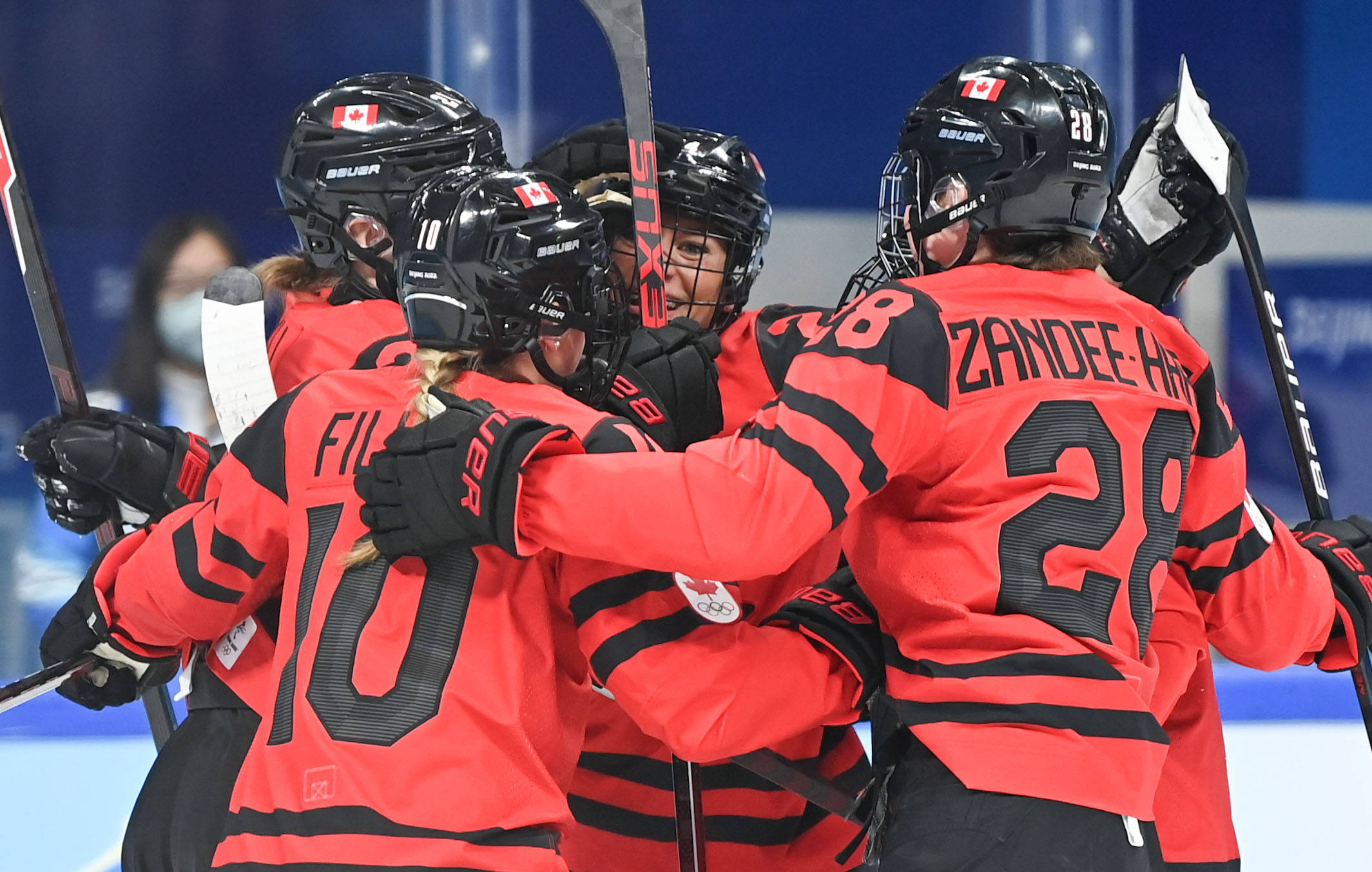 冰球女子金牌赛美国队对阵加拿大队