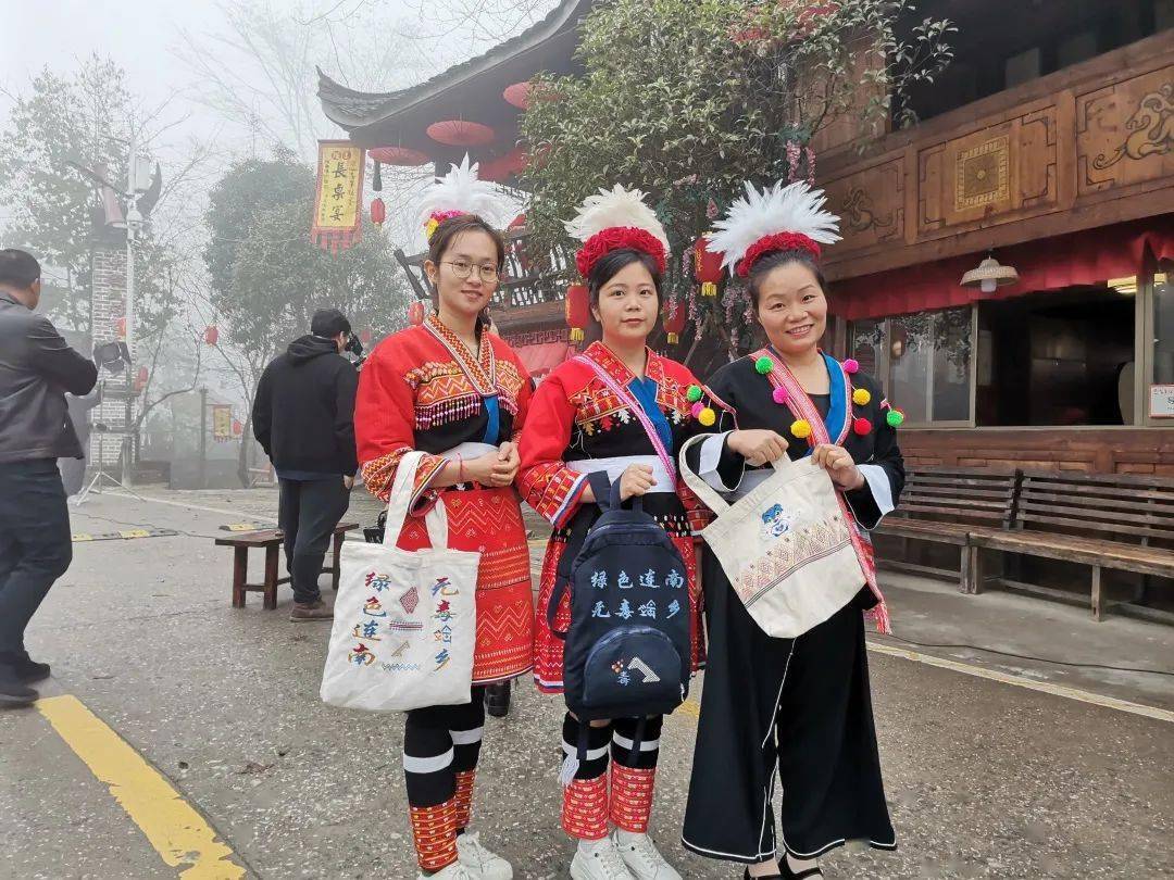 繡出禁毒新花樣連南非遺瑤繡助力禁毒宣傳