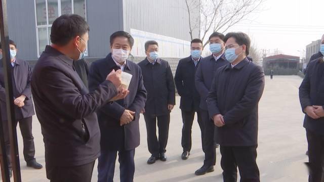 县委书记陈宏锋参加调研,对省建行长期以来给予赞皇的支持和帮助表示