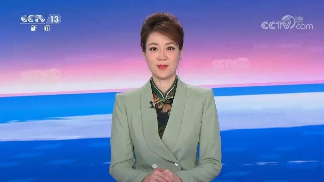 央视50位女主播春节出镜服装70套合集