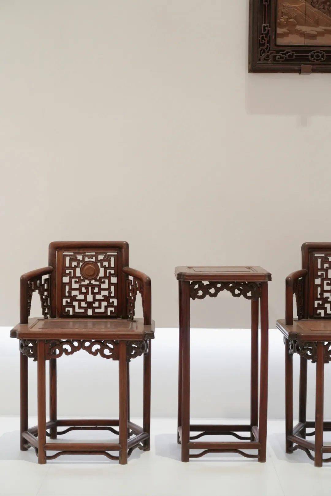 馆藏明 · 黄花梨罗锅枨长方凳 一对苏式家具的风格特征主要表现为"精