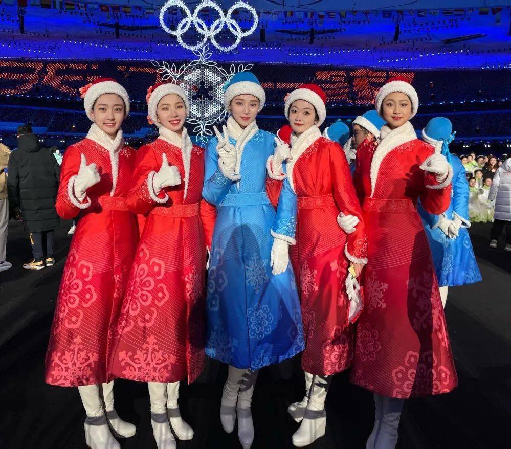 2022北京冬奥礼仪服装图片
