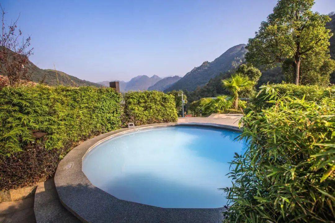 【年度钜惠·周五不加收】499元起住韶关乳源蓝山源岭南东方温泉酒店