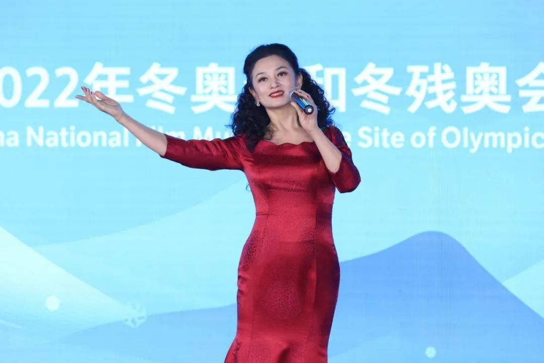 参加演出的艺术家分别为女高音歌唱家阮余群,徐春雨,男高音歌唱家高伟