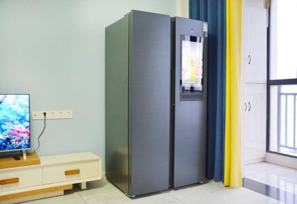 能看电视,能查菜谱,云米21face系列630升变频冰箱测评