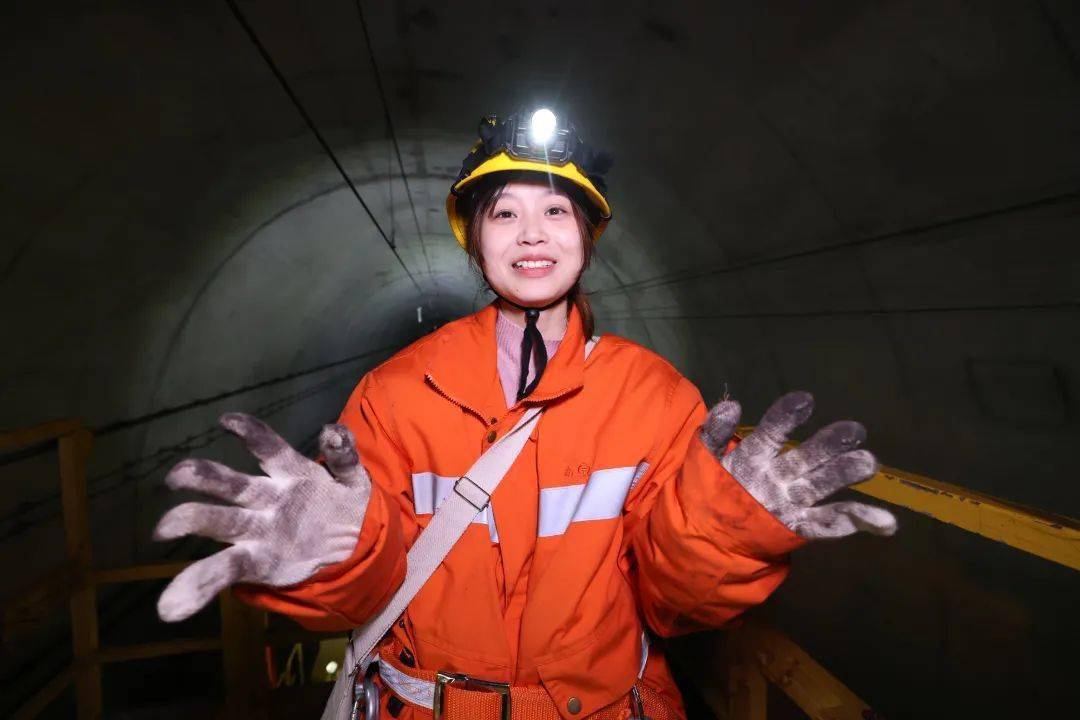 7:7000_邓敏边_绝缘子_接触网