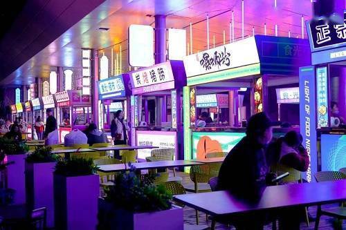 为了富士康华为京东方，成都搞了盘不一样的城市更新