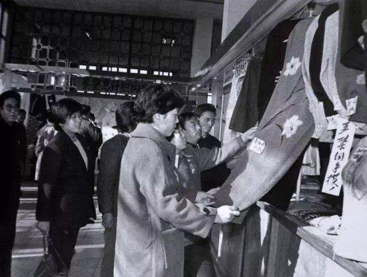 秦皇岛 秦皇岛人的穿衣“年代秀”,就是一部流行史!