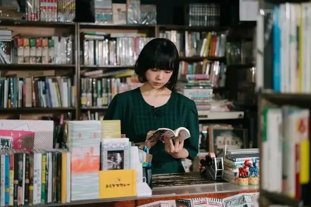 小视频|5女配1男，岛国爱情片又玩出了新花样