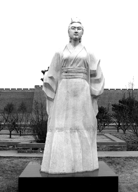 冯太后是北燕王族后裔,她生于长安,却心念龙城(今辽宁朝阳);她一生未