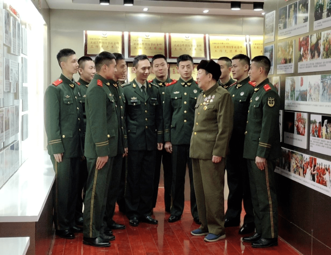 老兵重返军营,共忆峥嵘岁月_张传孝_部队_军人