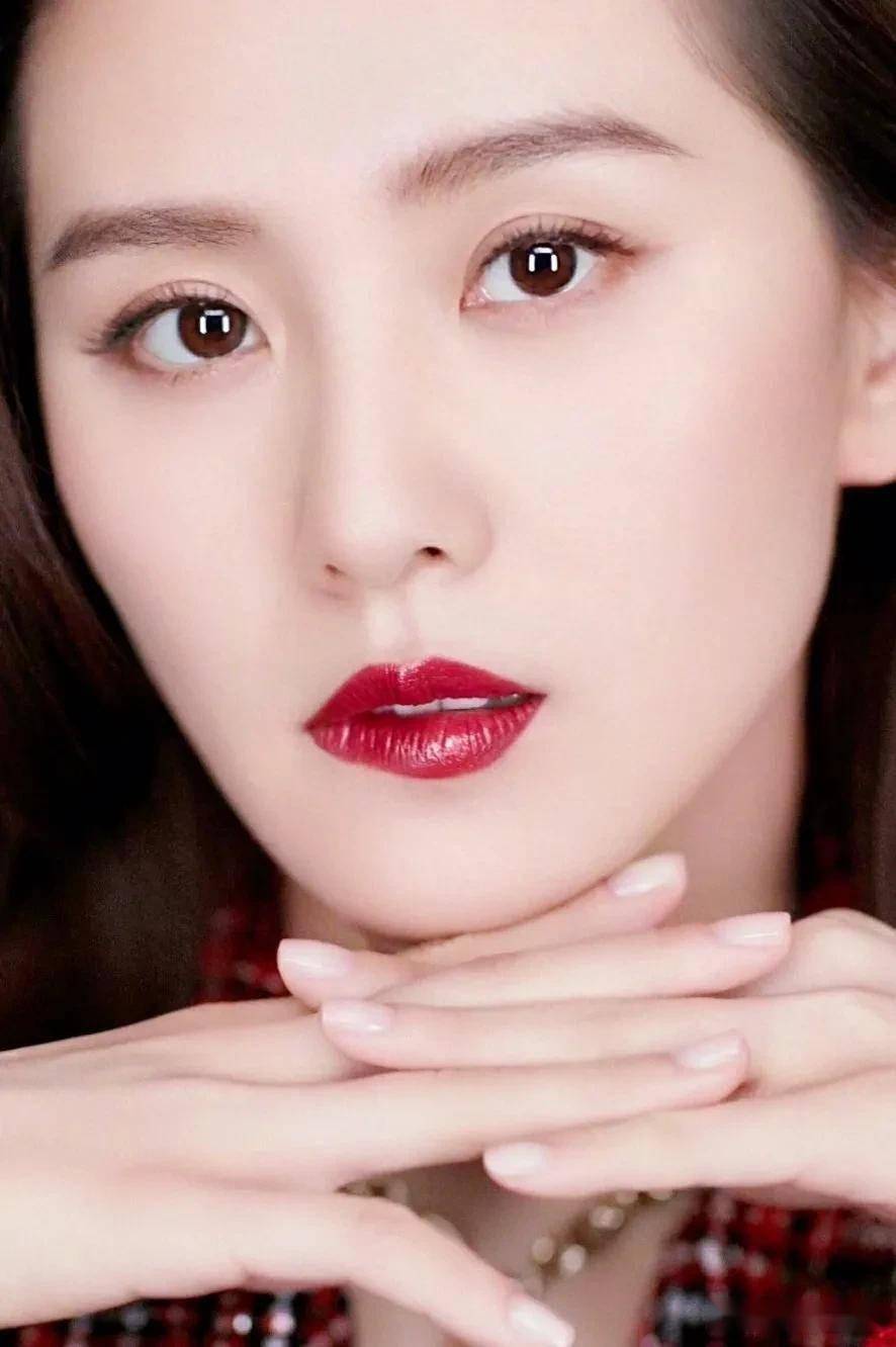 刘诗诗红唇轻启诱惑无穷