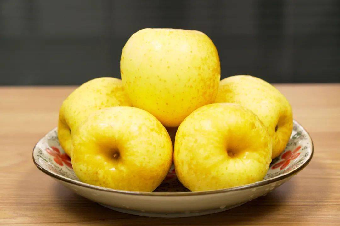 黄金维纳斯是全世界都稀有的宝藏苹果,其20°的甜度秒杀阿克苏,0酸
