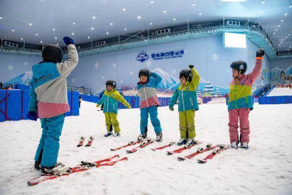 速度|重庆这所学校的孩子在冰雪中感受速度与激情