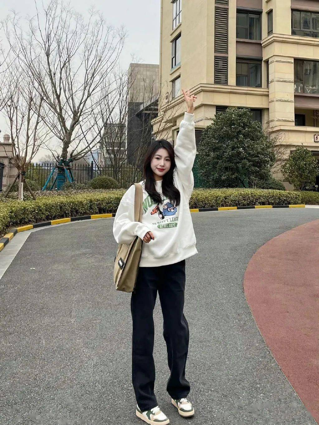 共和 开春穿什么?这100套穿搭必须看,可甜可飒美炸了!