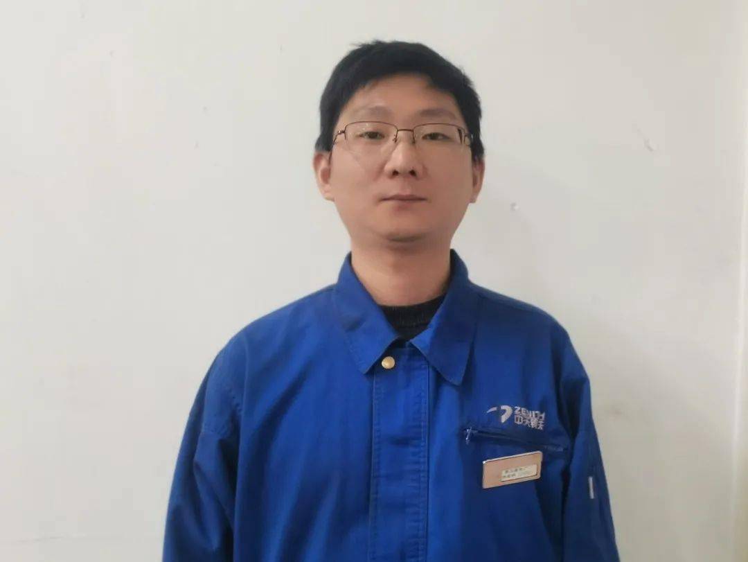 7#炉 上料工 许志明我叫骆成,是一名热风工,来中天快3年了.