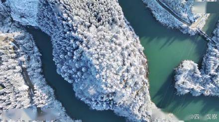 四川|超浪漫！四川苗乡粉色朝霞和春雪绝配