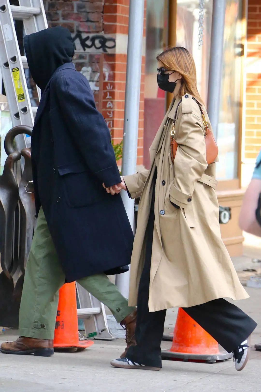 图片 欧洲“平民王妃”世纪同框，刘雯和宋妍霏都回归，张子枫绯闻事件后首现身！【海报街拍】