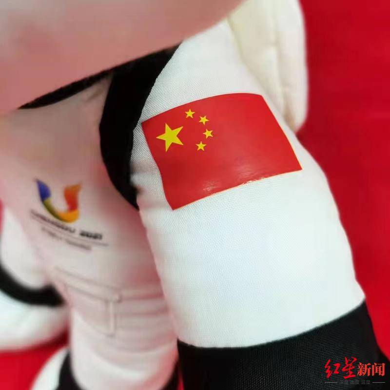 纪念“大运号”卫星发射 限量版“宇航员蓉宝宝”来了！