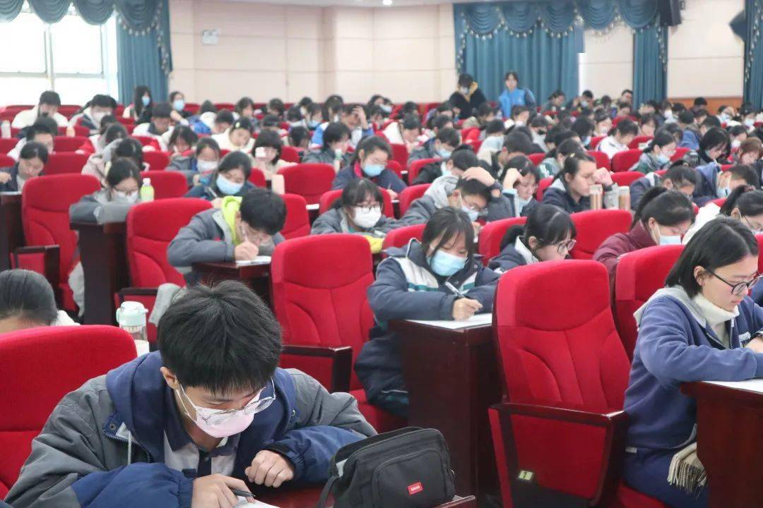 斐然成章灿若星辰温州市第十一届高中生现场作文大赛在温州八高举行