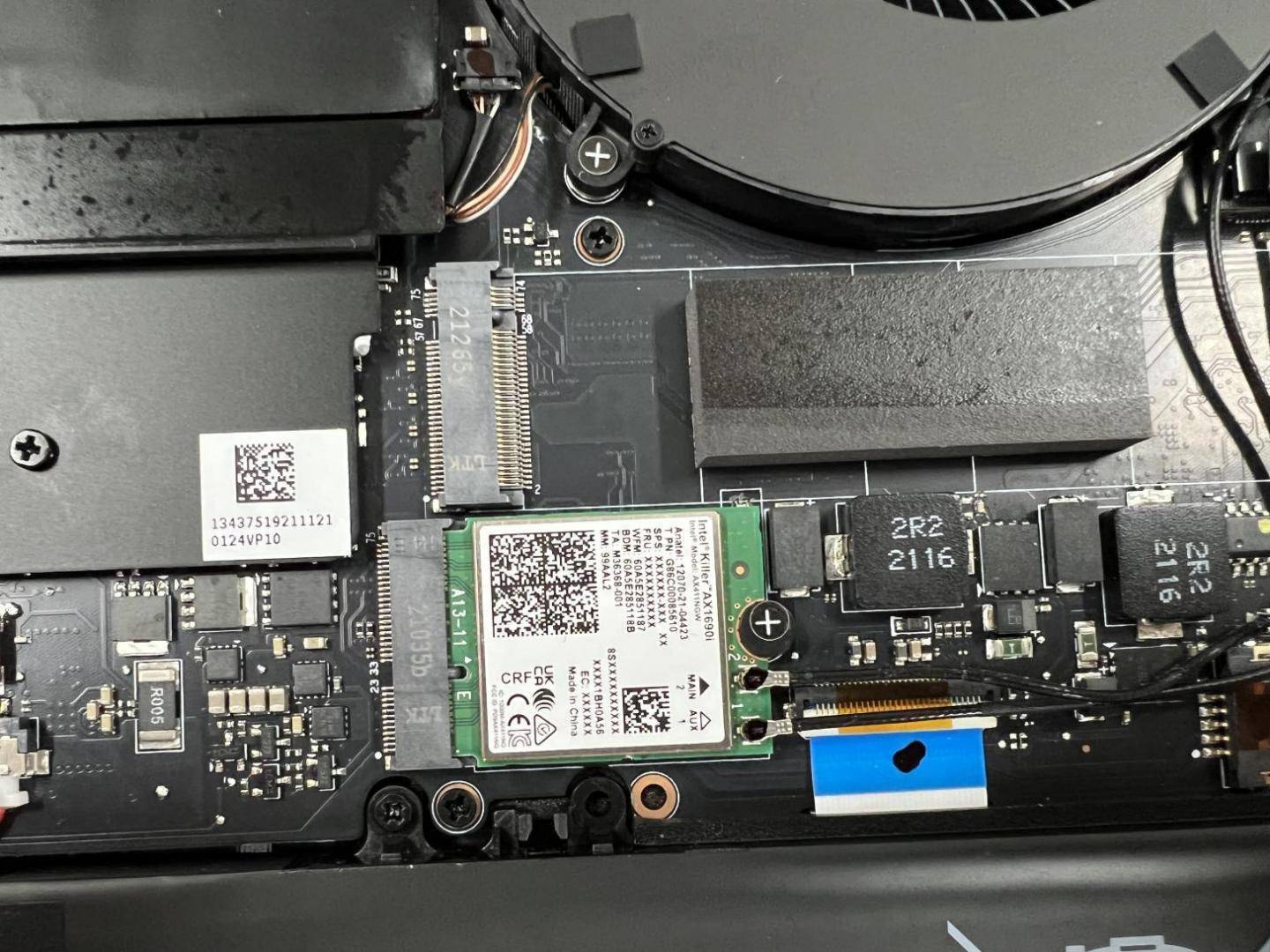 雷蛇灵刃 17 专业版评测：最强移动端 GPU，DLSS 畅玩 2K 光追