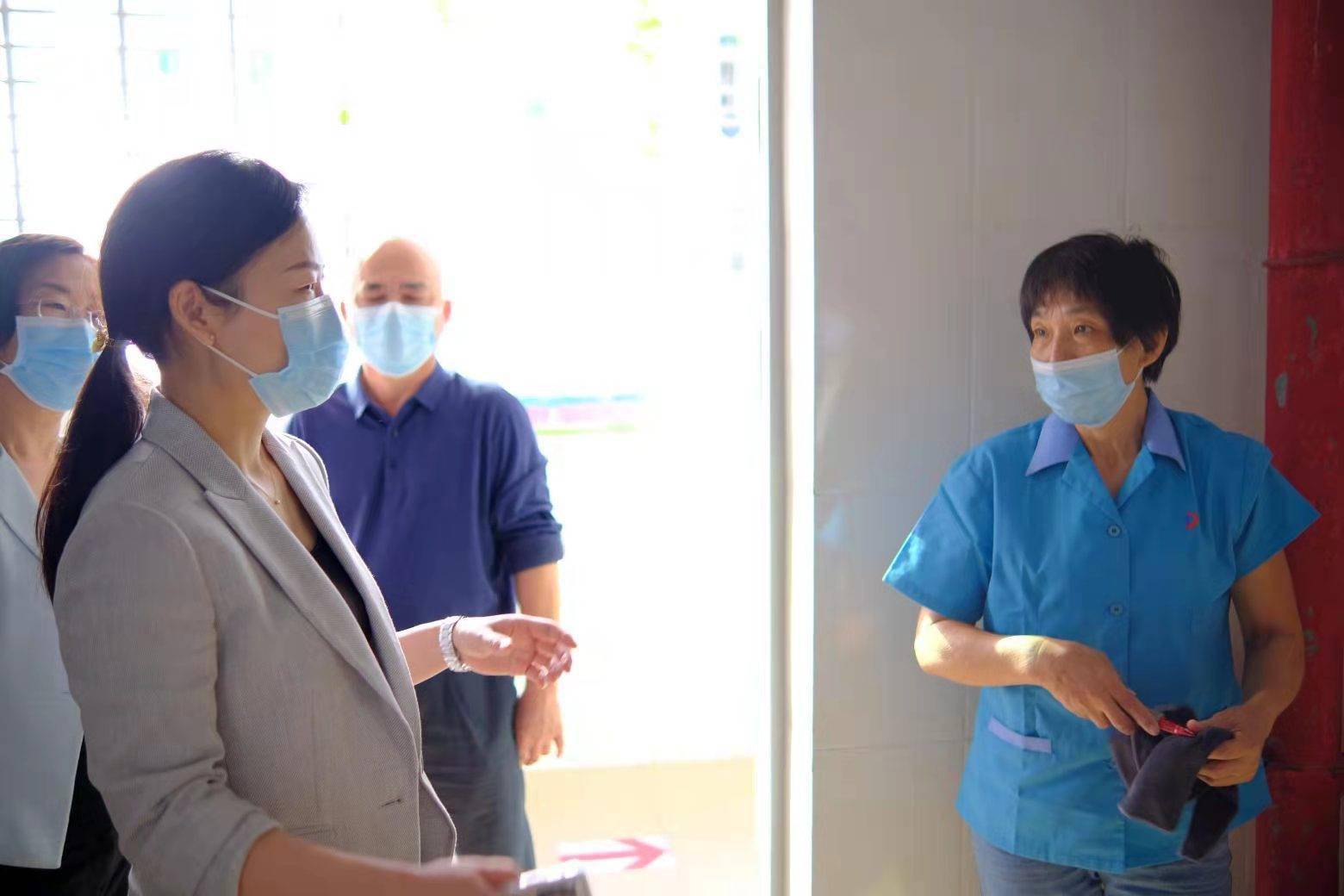 尹承玲调研学校疫情防控工作_工作动态_三亚市教育局