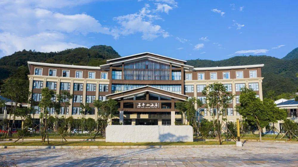雪容融授权生产企业顺美集团线路二:石牛山 塔兜温泉 冰墩墩,雪容融