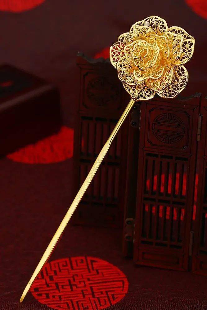 发光的金银珠宝 02b9d8ee922b4a6b9f43bc225581c013.jpeg