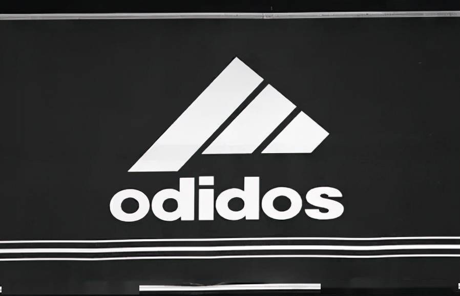 gucci发布新联名logo网友一股子山寨感