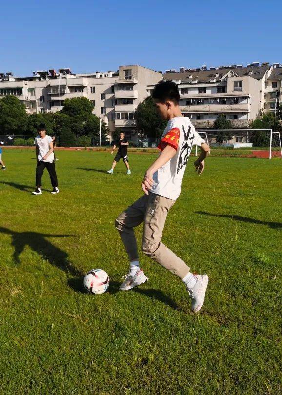 全国青少年校园足球特色学校衢州市仲尼中学快乐足球活力校园