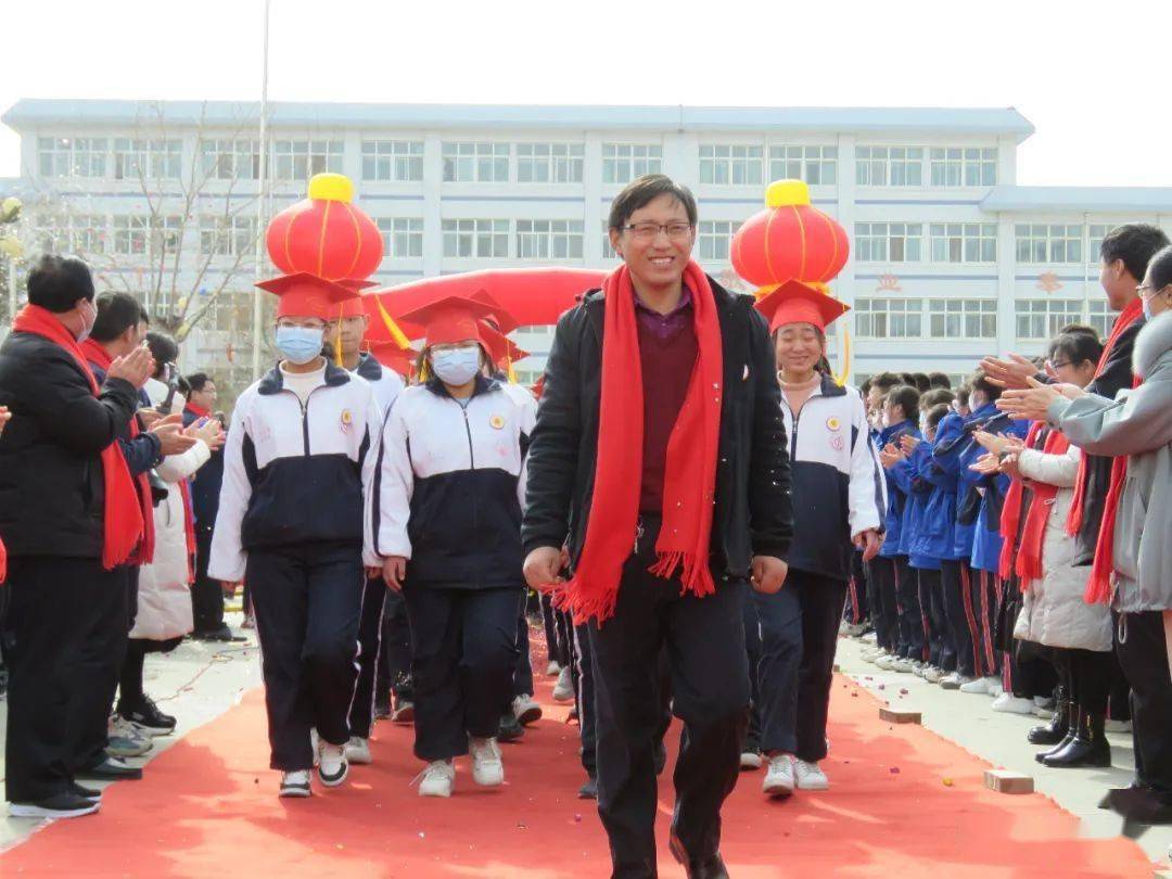 静宁县威戎中学2022届学生十八岁成人礼暨高考百日冲刺誓师大会