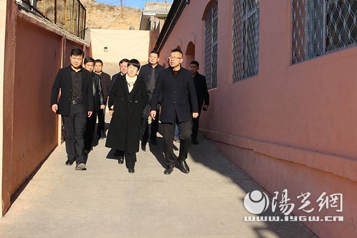 "米脂中学校长刘宏亭说.编辑