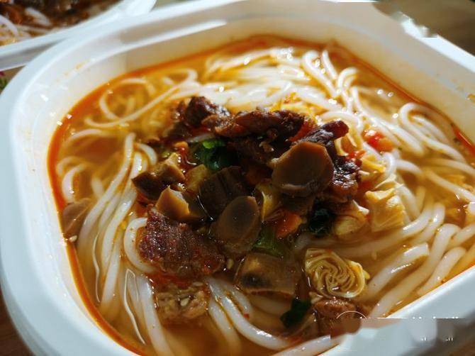 米线怎么做才能让味道更好吃 63dbb367a939424dbb1e64bcffa5cf88.jpeg