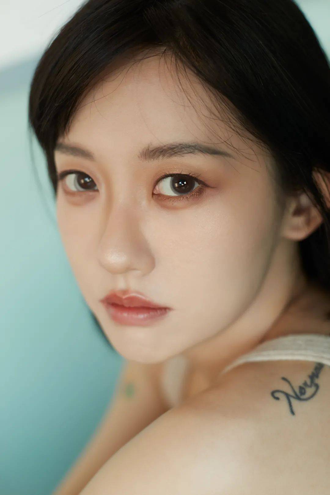 眼睛不懂就问，凹人设真的很难吗？