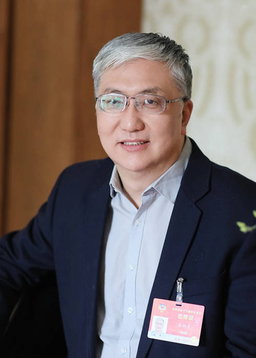 唐旭东委员中医药振兴发展要抓两头顶天立地