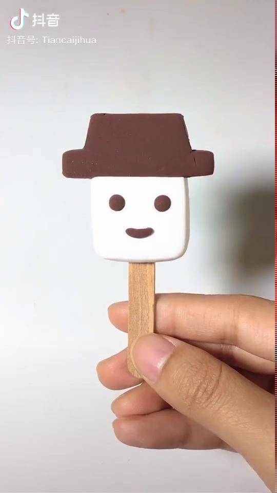 想知道你们童年有没有和我吃过同款雪糕,比如这个娃娃雪糕～雪糕 天才