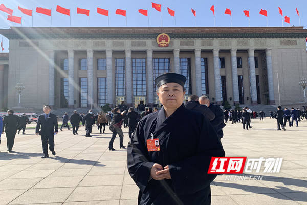 两会湘声丨黄至安鼓励社区开设健康咨询室提高全民健康水平