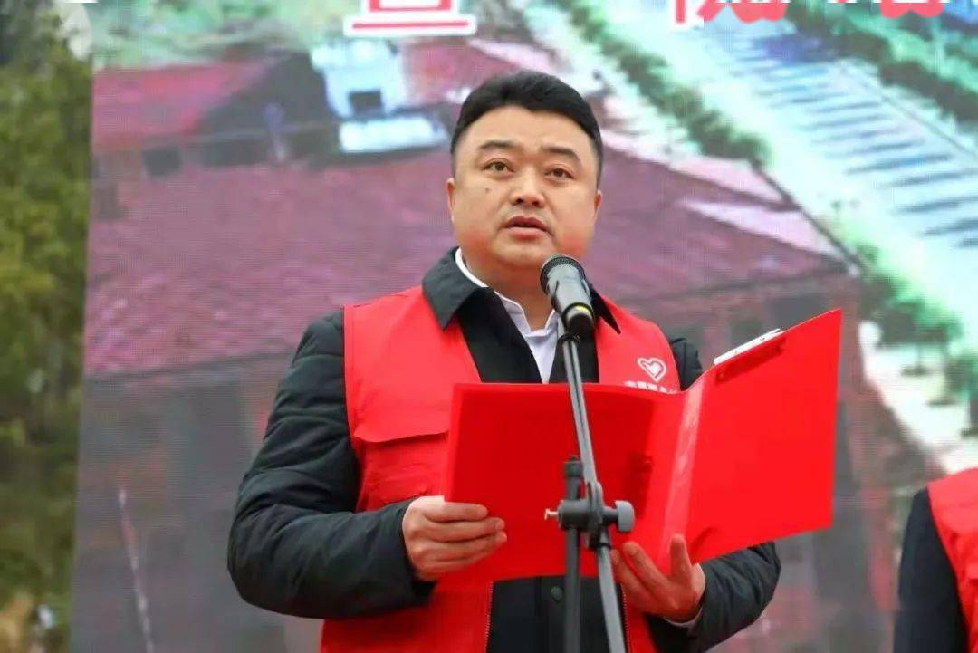 辰溪县35学雷锋暨优化环境法治先行志愿者服务活动正式启动