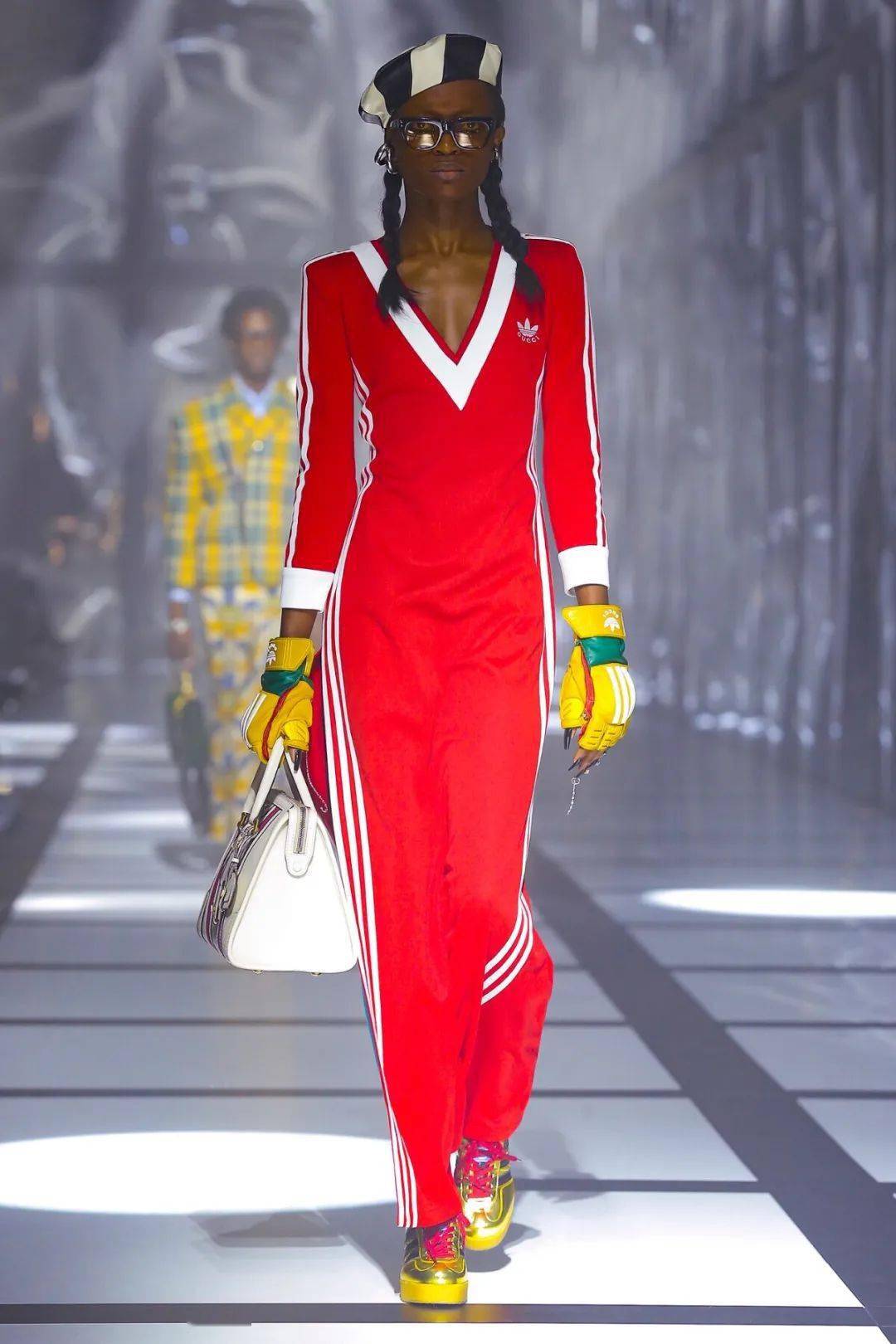 系列 怀孕7个月,裸着肚子出去“蹦迪”?姐你真的不怕孩子冻着吗...