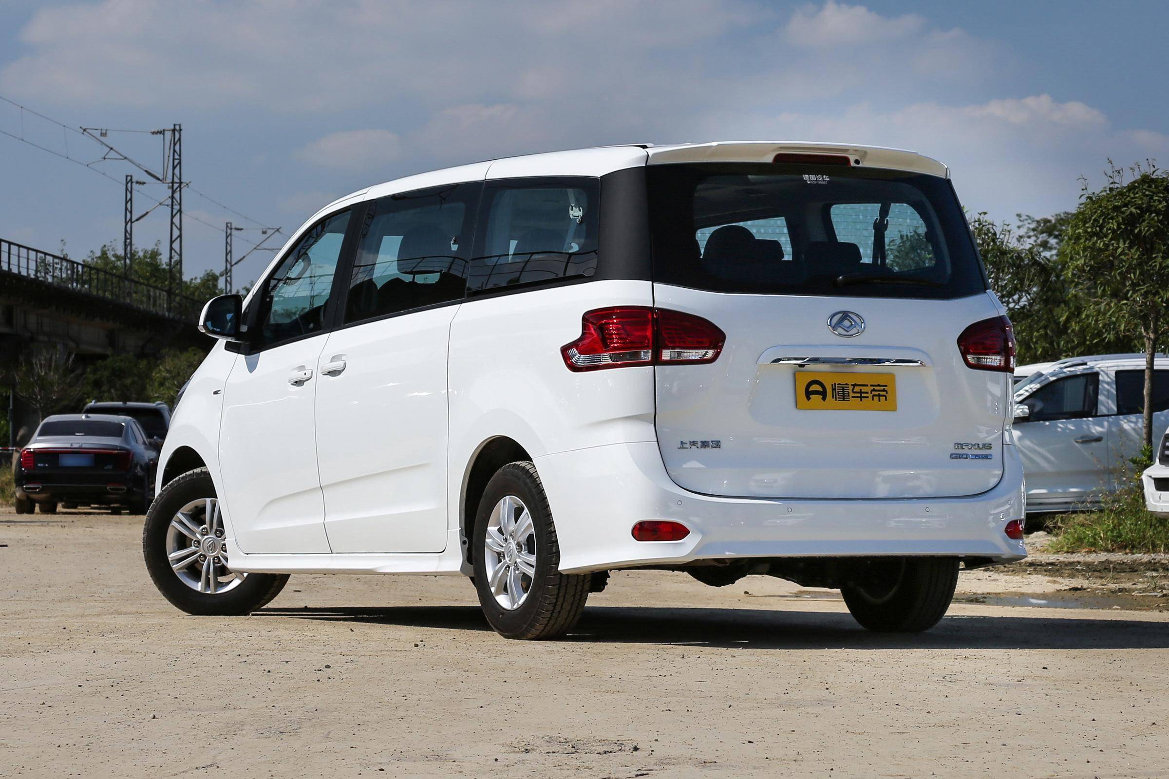 详解上汽大通maxusg10空间给力动力充足售1458万元起