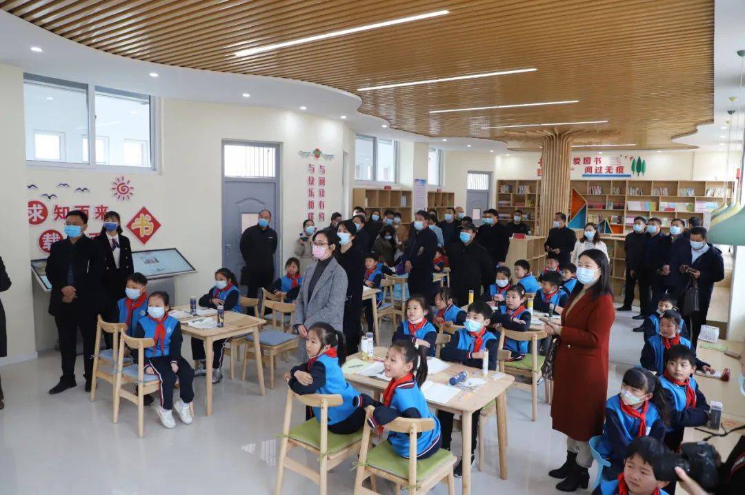 等一行35人到市城乡一体化示范区——鹤壁市辅仁中小学进行观摩学习