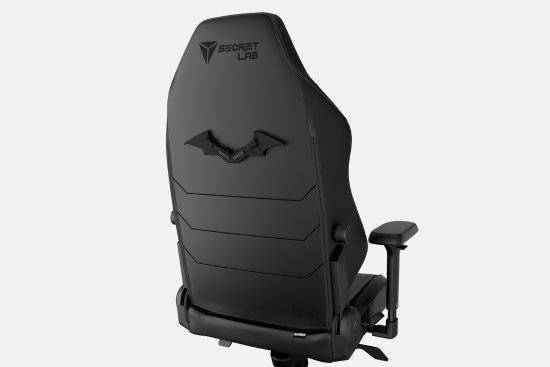 《新蝙蝠侠》联动电竞椅开售 外观受蝙蝠侠启发