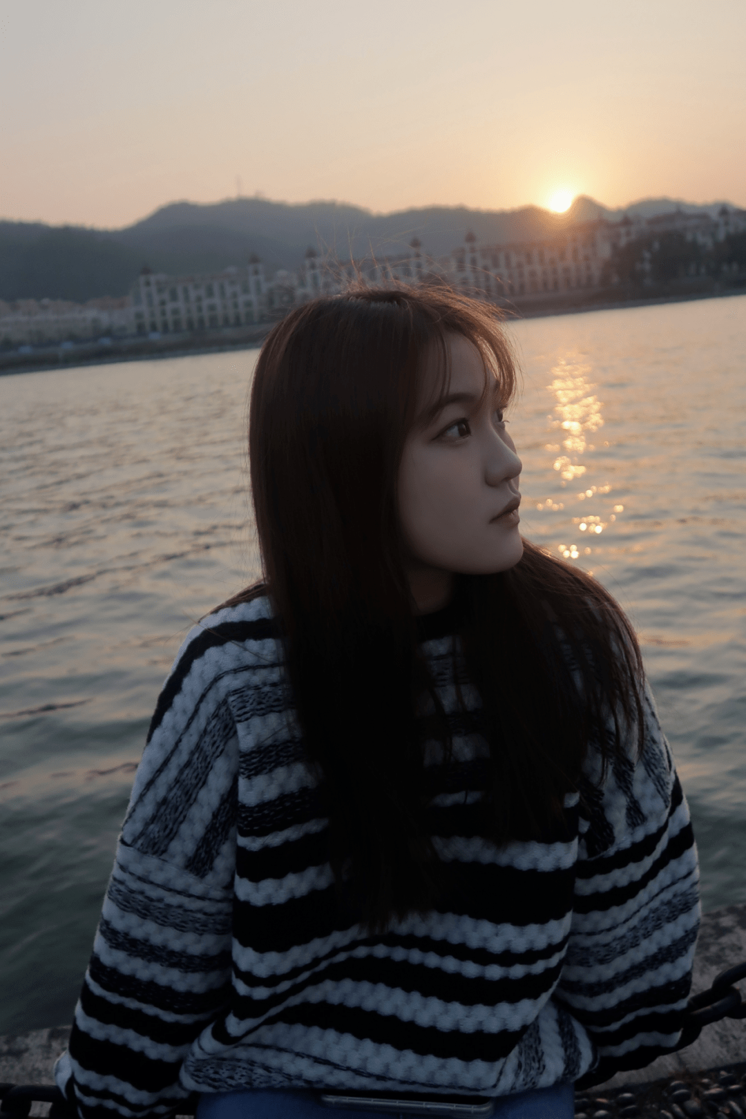 吴佳雯, 2003年2月出生,现为丽水市第二人民医院护士.爱好特长:绘画.