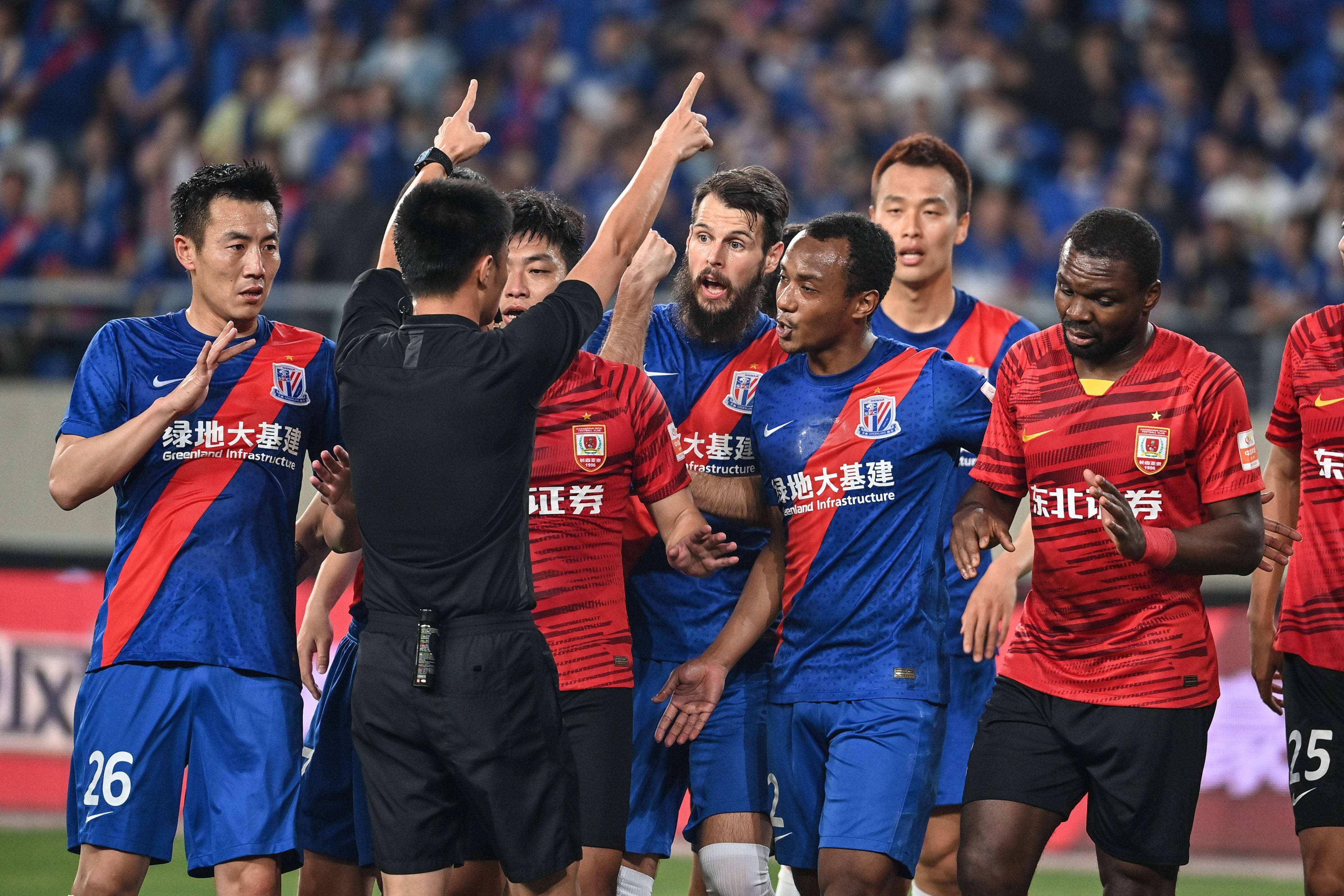 地方|欠薪乱象频出！中国「职业足球」这场游戏，我们还能玩得下去吗？