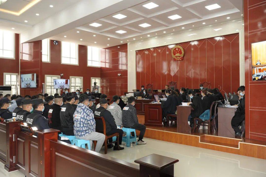 14名被告为00后安伟等28人涉嫌犯帮助信息网络犯罪活动罪一案公开审理