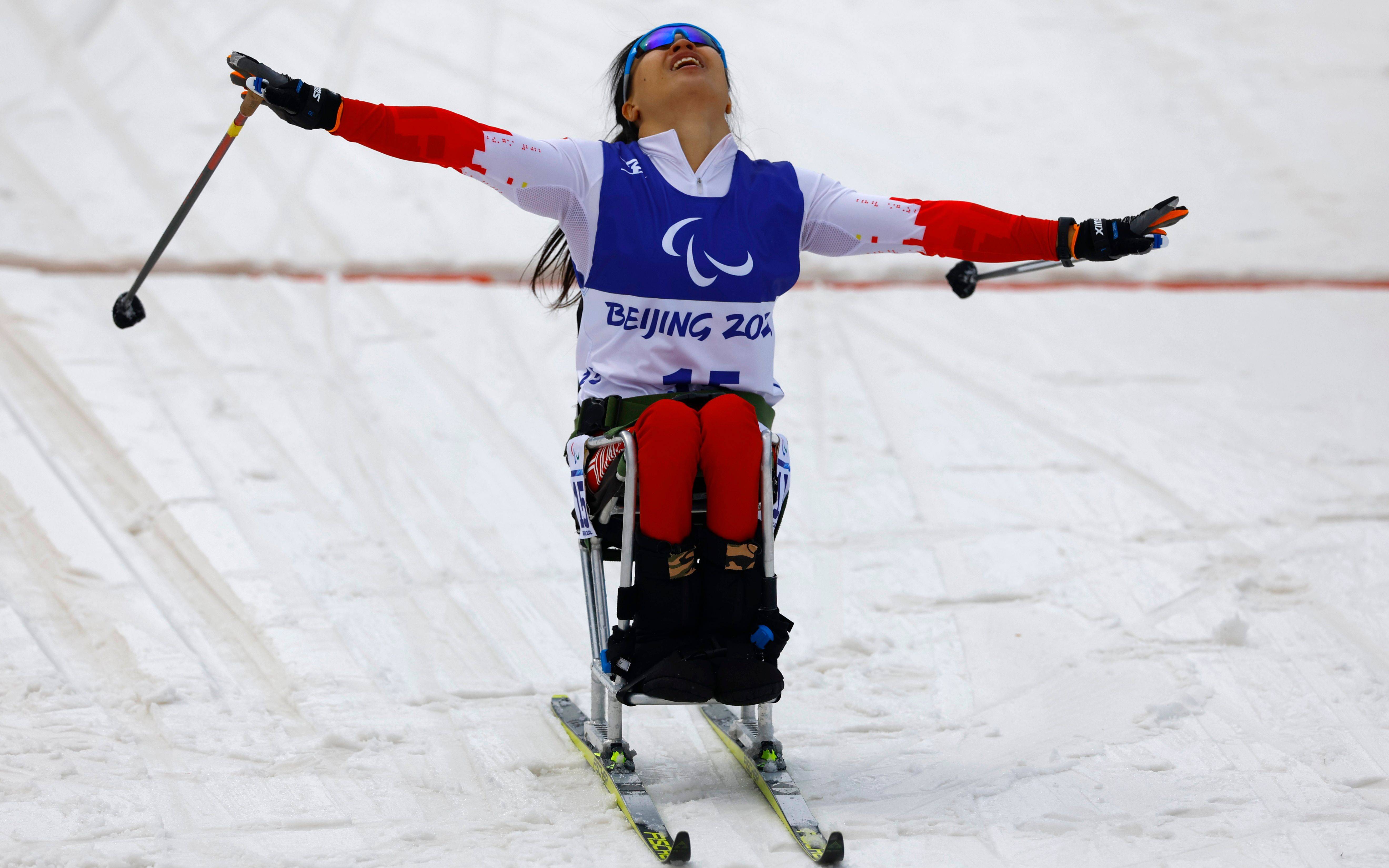女子|第10金！残奥越野滑雪女子短距离坐姿杨洪琼夺冠