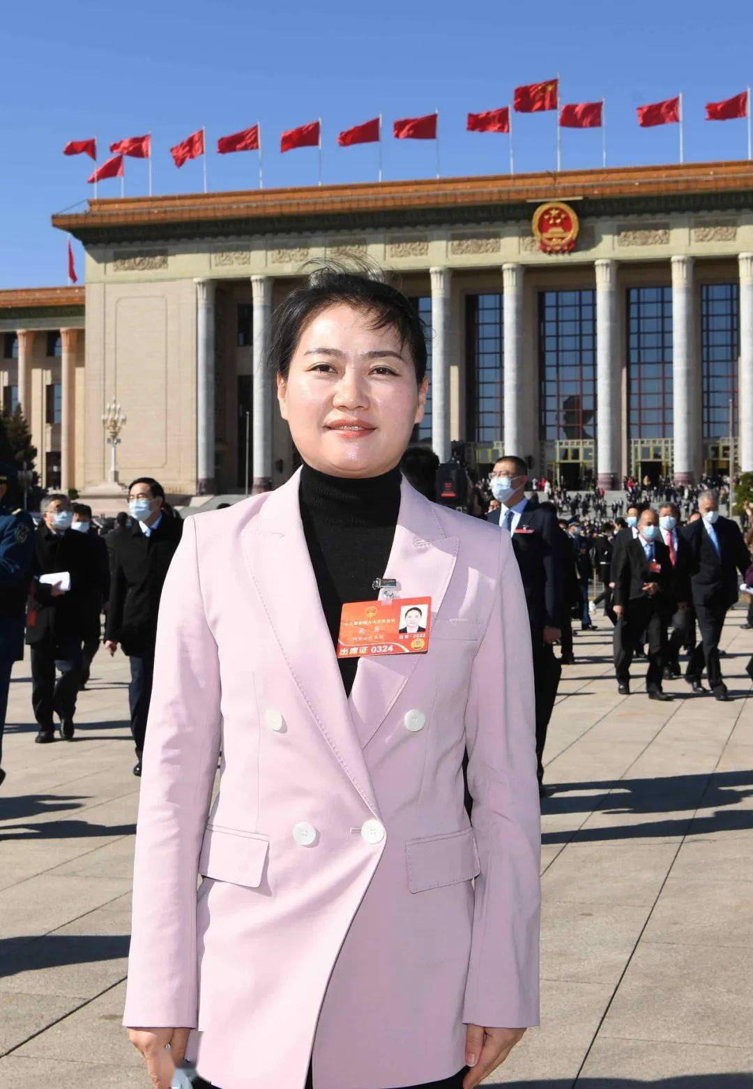 每一个"她"都闪亮_吴英_女性_呼伦贝尔市