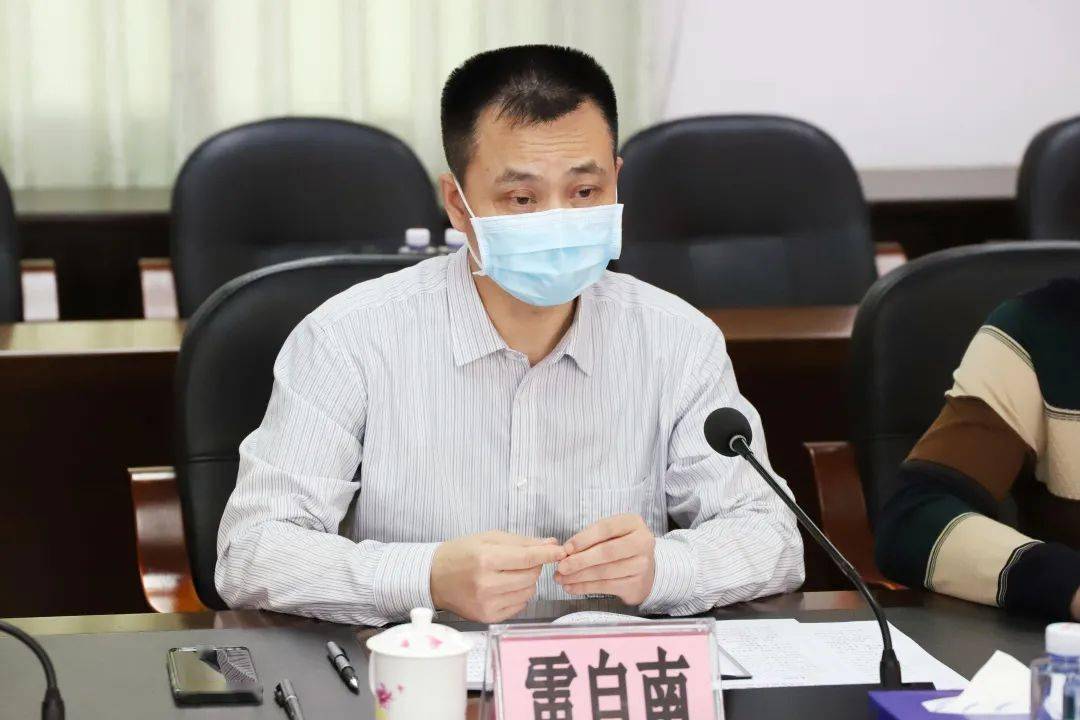 市人社局关英芬局长一行到我校检查指导疫情防控工作