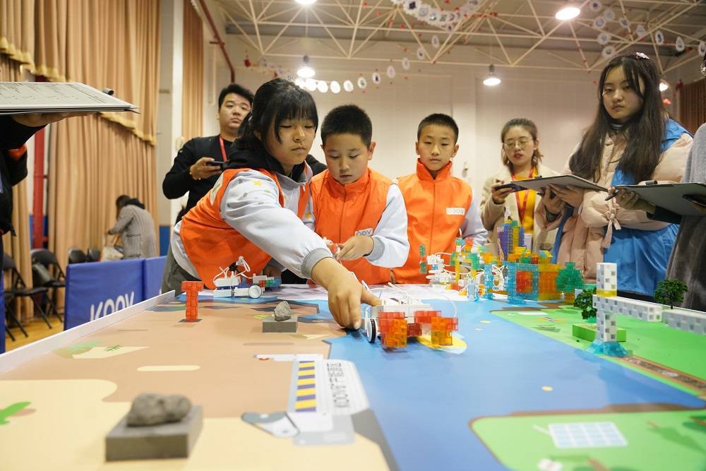 中国不缺流水线工人，教育体系需重新设计-家庭网