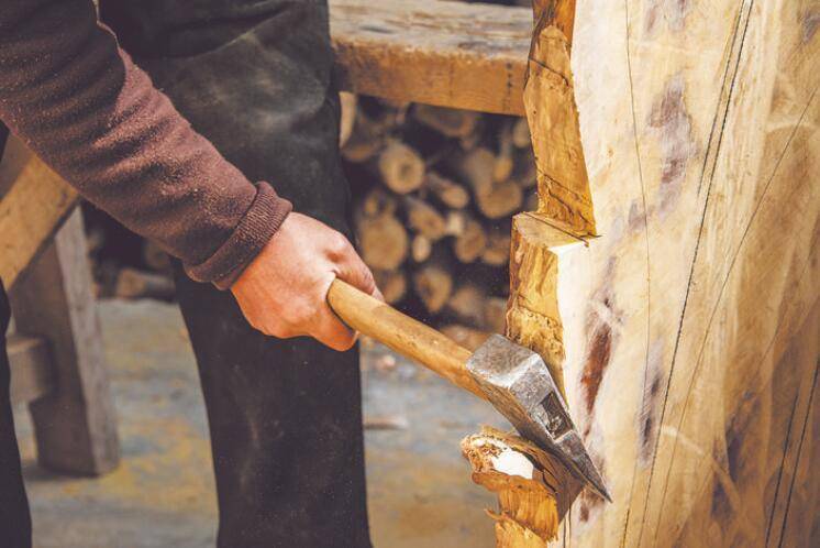 生活|九寨沟南坪镇：乡土艺人手工制作琵琶 传承非遗传统文化